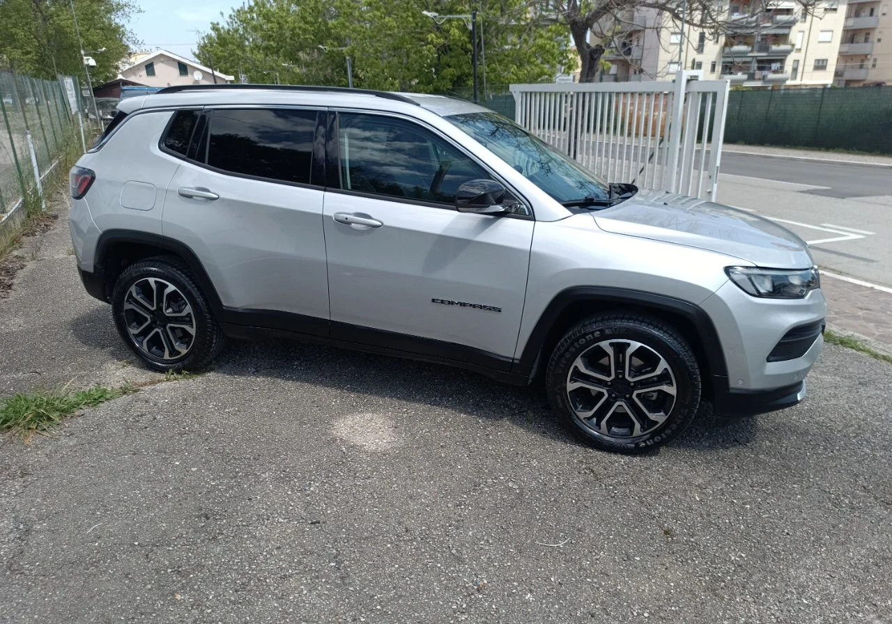 Jeep Compass Limited 2021 usata FILAUTO Vasto - vista laterale anteriore
